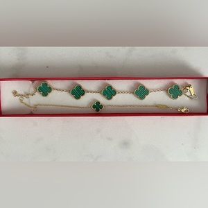 Clover Pendant Malachite Yellow Gold Bracelets.